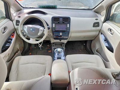 Zdjęcie 8 z 12 samochodu: 2012 NISSAN LEAF SV VIN:JN1AZ0CP7CT021243 - miniatura