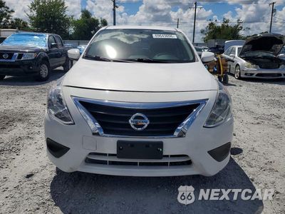Piąte zdjęcie samochodu w środku: 2018 NISSAN VERSA SV VIN:3N1CN7AP7JK391454 - miniatura
