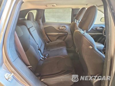 Zdjęcie 11 z 14 samochodu: 2016 JEEP CHEROKEE LATITUDE VIN:1C4PJMCB0GW210492 - miniatura