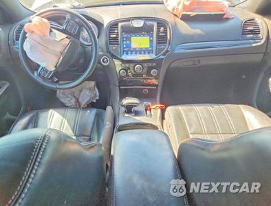 Zdjęcie 8 z 12 samochodu: 2014 CHRYSLER 300 S VIN:2C3CCAGG6EH311954 - miniatura
