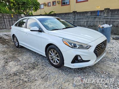 Czwarte zdjęcie samochodu z boku: 2019 HYUNDAI SONATA SE VIN:5NPE24AF1KH739149 - miniatura