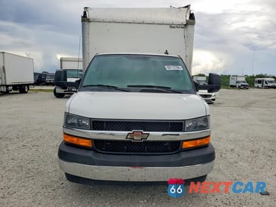 Piąte zdjęcie samochodu w środku: 2019 CHEVROLET EXPRESS G3500 BOX TRUCK VIN:1HA3GSCG2KN006901 - miniatura