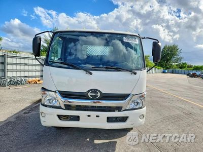 Piąte zdjęcie samochodu w środku: 2015 HINO 195 - FLAT BED TRUCK VIN:JHHSDM2H2FK002575 - miniatura