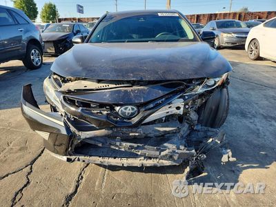 Piąte zdjęcie samochodu w środku: 2018 TOYOTA CAMRY SE VIN:4T1B11HK1JU615003 - miniatura