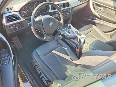 Zdjęcie 8 z 12 samochodu: 2013 BMW 320 I VIN:WBA3B1C53DF461598 - miniatura