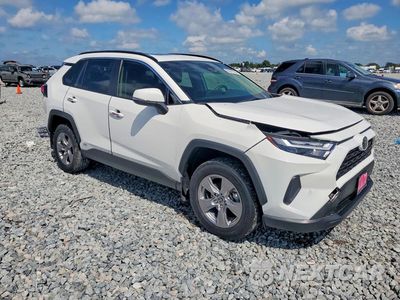 Czwarte zdjęcie samochodu z boku: 2025 TOYOTA RAV4 HYBRID XLE VIN:JTMRWRFVXSD299666 - miniatura