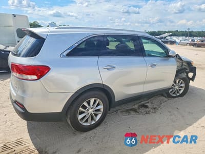 Trzecie zdjęcie samochodu z tyłu: 2017 KIA SORENTO LX VIN:5XYPGDA38HG267127 - miniatura