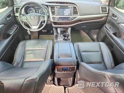 Zdjęcie 8 z 14 samochodu: 2018 TOYOTA HIGHLANDER XLE VIN:5TDJZRFH2JS528200 - miniatura