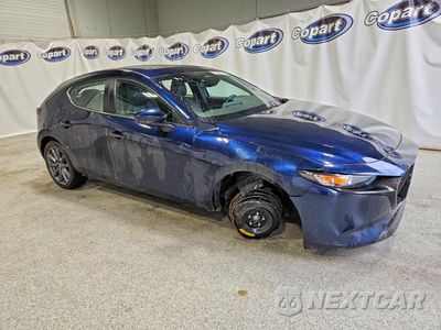 Czwarte zdjęcie samochodu z boku: 2026 MAZDA 3 PREFERRED VIN:JM1BPALL3T1862420 - miniatura