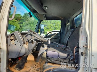 Zdjęcie 7 z 13 samochodu: 2014 ISUZU NPR HD VIN:54DC4W1C2ES802540 - miniatura