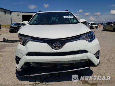 Piąte zdjęcie samochodu w środku: 2017 TOYOTA RAV4 XLE VIN:JTMWFREVXHJ710403 - miniatura