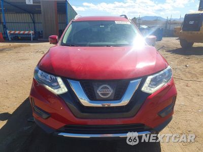 Piąte zdjęcie samochodu w środku: 2017 NISSAN ROGUE SV VIN:JN8AT2MV8HW285704 - miniatura