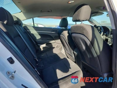 Zdjęcie 10 z 12 samochodu: 2018 HYUNDAI ELANTRA SE VIN:5NPD74LF1JH355784 - miniatura