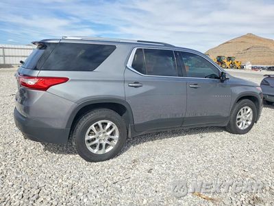 Trzecie zdjęcie samochodu z tyłu: 2018 CHEVROLET TRAVERSE LT VIN:1GNERGKW0JJ186079 - miniatura
