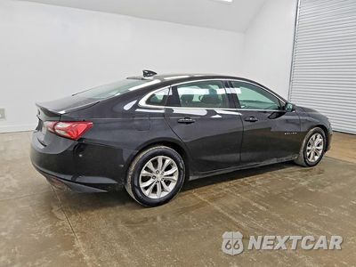 Trzecie zdjęcie samochodu z tyłu: 2021 CHEVROLET MALIBU LT VIN:1G1ZD5ST3MF074489 - miniatura