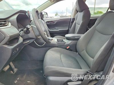 Zdjęcie 7 z 13 samochodu: 2020 TOYOTA RAV4 LE VIN:2T3H1RFV5LW082377 - miniatura