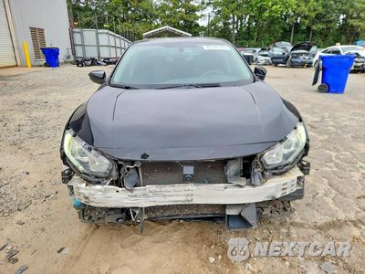 Piąte zdjęcie samochodu w środku: 2018 HONDA CIVIC LX VIN:19XFC2F54JE005159 - miniatura