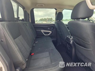 Zdjęcie 10 z 12 samochodu: 2017 NISSAN TITAN XD SV VIN:1N6BA1F28HN517756 - miniatura
