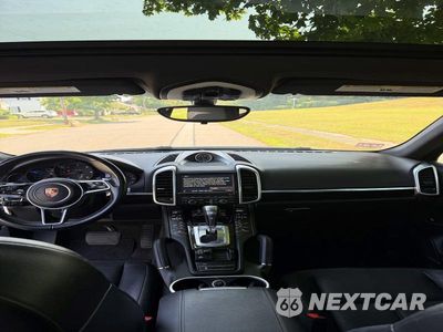 Zdjęcie 9 z 11 samochodu: 2015 PORSCHE CAYENNE VIN:WP1AF2A28FLA38063 - miniatura