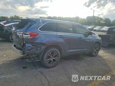 Trzecie zdjęcie samochodu z tyłu: 2019 TOYOTA HIGHLANDER LE VIN:5TDZARFH0KS044330 - miniatura