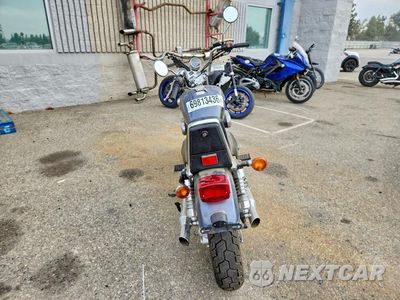 Czwarte zdjęcie samochodu z boku: 1999 KAWASAKI VN750 VIN:JKAVNDA18XB540291 - miniatura