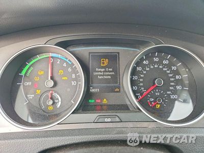 Zdjęcie 9 z 14 samochodu: 2016 VOLKSWAGEN E-GOLF SE VIN:WVWKP7AUXGW916447 - miniatura