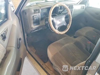 Zdjęcie 8 z 13 samochodu: 1997 GMC SONOMA VIN:1GTCS19X7V8509850 - miniatura