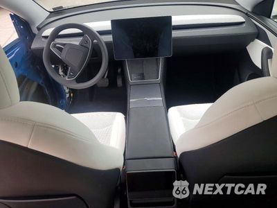 Zdjęcie 8 z 13 samochodu: 2026 TESLA MODEL Y VIN:7SAYGDEE1TF363670 - miniatura