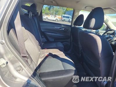 Zdjęcie 10 z 12 samochodu: 2020 NISSAN ROGUE SV VIN:JN8AT2MV7LW114841 - miniatura