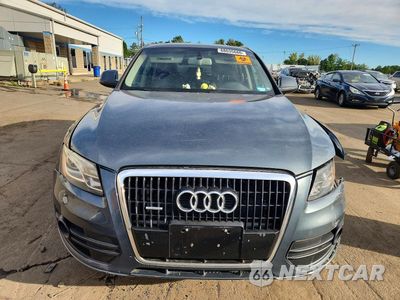 Piąte zdjęcie samochodu w środku: 2010 AUDI Q5 PREMIUM PLUS VIN:WA1LKAFP3AA068493 - miniatura