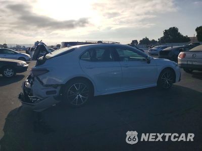 Trzecie zdjęcie samochodu z tyłu: 2024 TOYOTA CAMRY SE VIN:4T1G11AK7RU222604 - miniatura