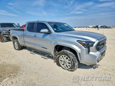 Czwarte zdjęcie samochodu z boku: 2024 TOYOTA TACOMA SR5 VIN:3TMKB5FN3RM014309 - miniatura