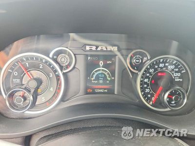 Zdjęcie 9 z 12 samochodu: 2019 RAM 2500 TRADESMAN VIN:3C6UR5HL4KG674466 - miniatura