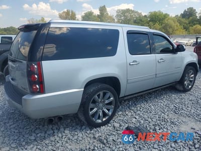 Trzecie zdjęcie samochodu z tyłu: 2013 GMC YUKON XL DENALI VIN:1GKS2MEFXDR322139 - miniatura