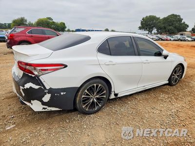 Trzecie zdjęcie samochodu z tyłu: 2018 TOYOTA CAMRY SE VIN:4T1B11HK2JU085785 - miniatura