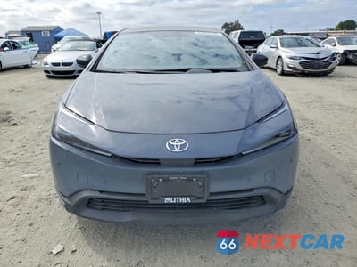 Piąte zdjęcie samochodu w środku: 2023 TOYOTA PRIUS LE VIN:JTDADABU8P3005311 - miniatura
