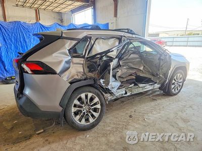 Trzecie zdjęcie samochodu z tyłu: 2021 TOYOTA RAV4 XLE PREMIUM VIN:2T3A1RFV6MC177714 - miniatura