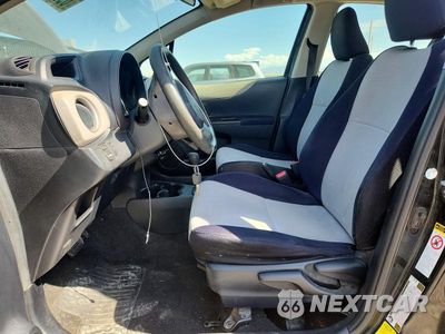 Zdjęcie 7 z 12 samochodu: 2012 TOYOTA YARIS 5-DOOR LE VIN:JTDKTUD3XCD540514 - miniatura