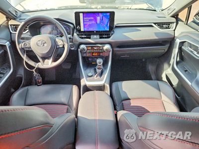 Zdjęcie 8 z 14 samochodu: 2025 TOYOTA RAV4 XSE VIN:JTMEB3FV1SD244613 - miniatura