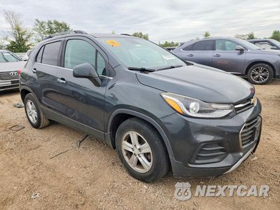 Czwarte zdjęcie samochodu z boku: 2017 CHEVROLET TRAX 1LT VIN:3GNCJLSB2HL226802 - miniatura