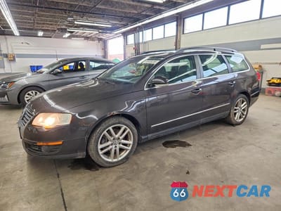 2008 VOLKSWAGEN PASSAT WAGON LUX WVWTK93C88E108768 - główne zdjęcie licytacji z USA - miniatura