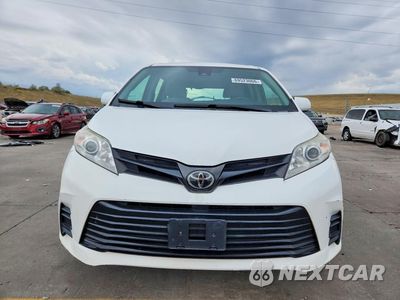 Piąte zdjęcie samochodu w środku: 2018 TOYOTA SIENNA L VIN:5TDZZ3DCXJS948696 - miniatura