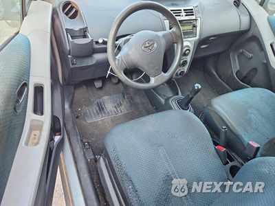 Zdjęcie 8 z 12 samochodu: 2007 TOYOTA YARIS BASE VIN:JTDJT923X75103804 - miniatura