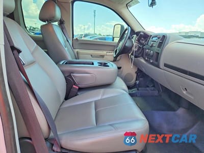 Zdjęcie 10 z 12 samochodu: 2011 CHEVROLET SILVERADO K2500 HEAVY DUTY VIN:1GC2KVCG5BZ465493 - miniatura