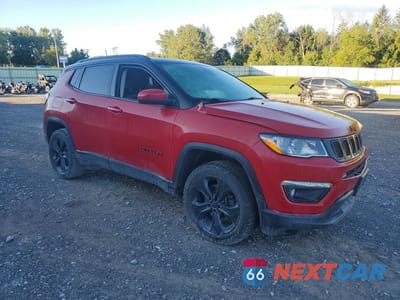 Czwarte zdjęcie samochodu z boku: 2019 JEEP COMPASS LATITUDE VIN:3C4NJDBB0KT745233 - miniatura
