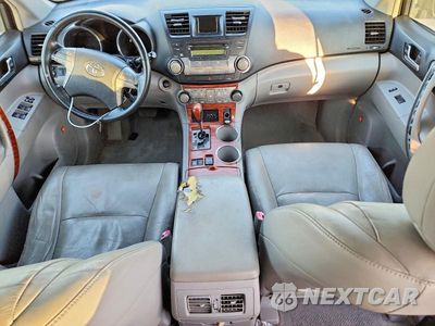 Zdjęcie 8 z 12 samochodu: 2008 TOYOTA HIGHLANDER LIMITED VIN:JTEES42A782021310 - miniatura