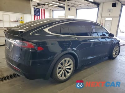 Trzecie zdjęcie samochodu z tyłu: 2017 TESLA MODEL X VIN:5YJXCBE2XHF049392 - miniatura