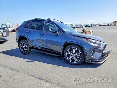 Czwarte zdjęcie samochodu z boku: 2025 TOYOTA RAV4 XSE VIN:JTMFB3FV0SD252514 - miniatura