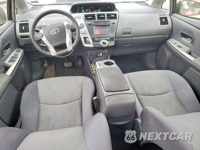 Zdjęcie 8 z 12 samochodu: 2014 TOYOTA PRIUS V TWO VIN:JTDZN3EU7E3361219 - miniatura