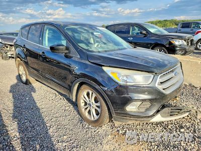 Czwarte zdjęcie samochodu z boku: 2017 FORD ESCAPE SE VIN:1FMCU0G9XHUB67956 - miniatura